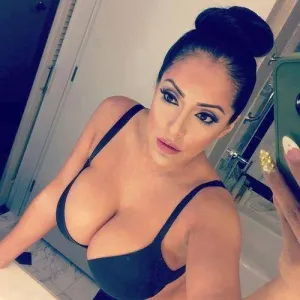 Linda  Escort  call girl from 