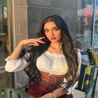 Shaireen Indian Escort  call girl from India