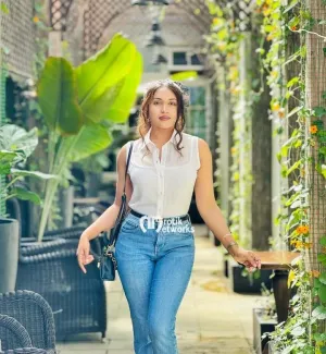 elegant escort in Delhi